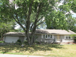 1519 Greenwood Dr, Piscataway, NJ 08854-2040