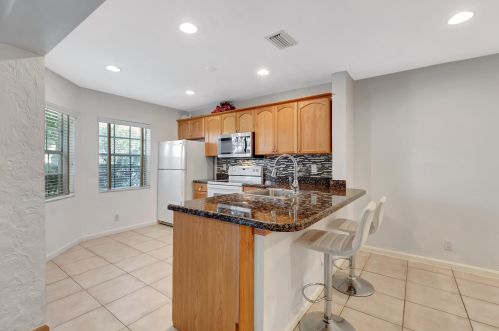 6627 Via Regina, Boca Raton FL 33433-3919 exterior