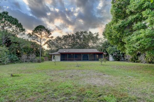 5406 Palmetto Dr, Fort Pierce FL 34982-7481 exterior