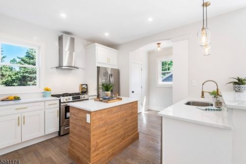 192 Gregory Pl, Town Center NJ  07052-3952 exterior