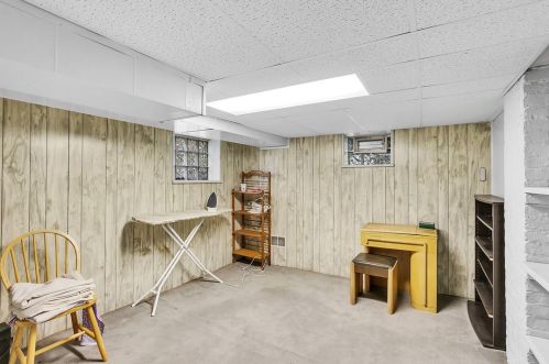 205 Littlewood St, Pittsburgh PA 15223-1131 exterior