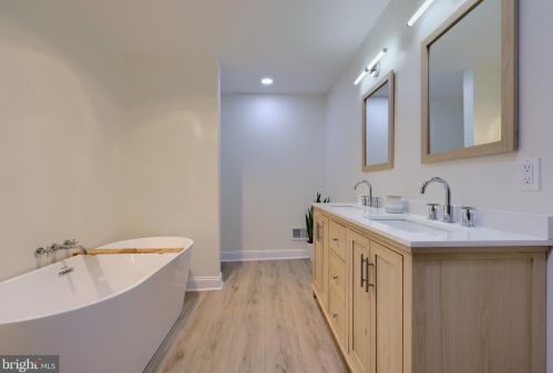 18 Walnut St, Lancaster PA  17602-4924 exterior