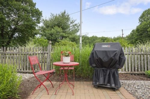 131 Pleasant St, Worcester MA 01609-3201 exterior