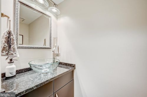 832 Kater St, Philadelphia PA 19147-2012 exterior