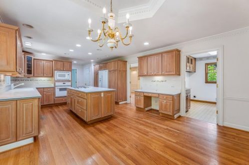 4767 Dunwoody Sta Dr, Atlanta GA 30338-4703 exterior