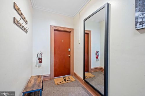 929 6 St, Philadelphia PA 19123-1405 exterior