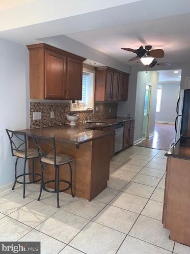 2018 Carpenter St, Philadelphia PA  19146-2617 exterior