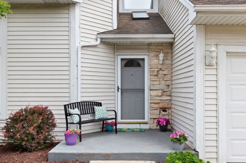 1323 Hamilton Ave, Elmhurst, IL 60126-5407