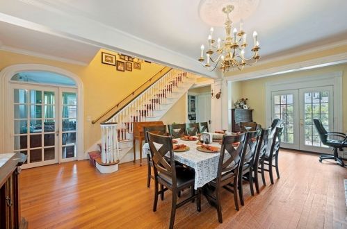 346 Maple St, Springfield MA 01105-1953 exterior