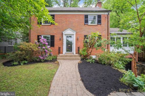 1524 Red Oak Dr, Silver Spring, MD 20910-1549