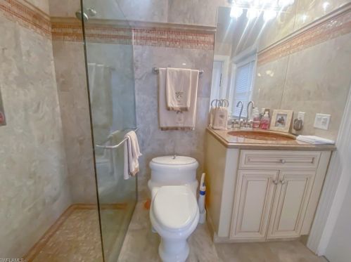 834 105 Ave, Naples FL 34108-1844 exterior