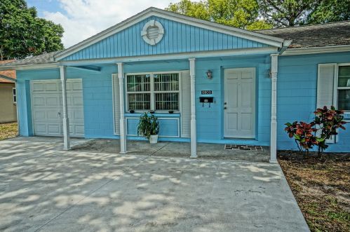 6803 Ambassador Ct, Tampa, FL 33615-3303