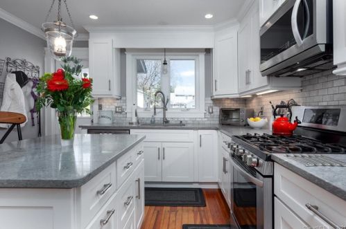 24 Myrtle St, Norwalk CT 06855-1314 exterior