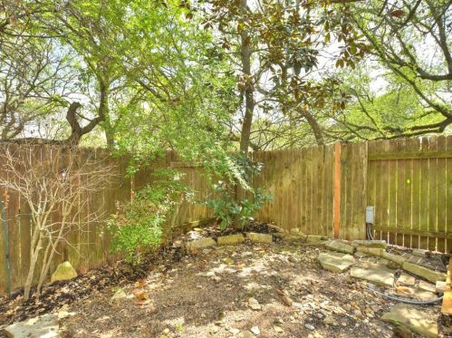 10305 Ember Gln Dr, Austin TX 78726-1388 exterior