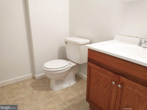 3806 El Camino Pl, Alexandria, VA 22309-1401