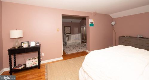 2367 Vly Rd, Huntingdon Valley PA 19006-6007 exterior