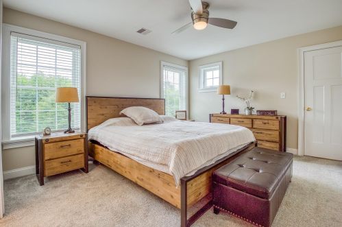 362 Grant Rd, Newmarket NH 03857-2108 exterior