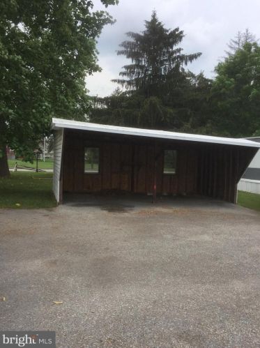 37 Blettner Ave, Hanover PA  17331-9213 exterior