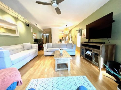 111 Hamilton St, Madison WI  53703-4133 exterior