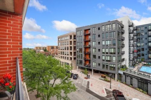 200 Addison Ave, Elmhurst IL 60126-2789 exterior