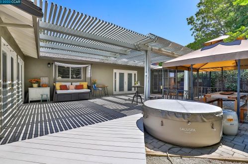 4031 Burbank Dr, Concord CA 94521-1024 exterior