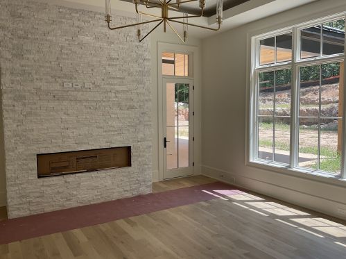 5271 Lk Forrest Dr, Atlanta GA 30342-2524 exterior