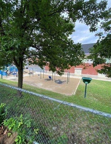 18 Falmouth St, Worcester MA 01607-1313 exterior