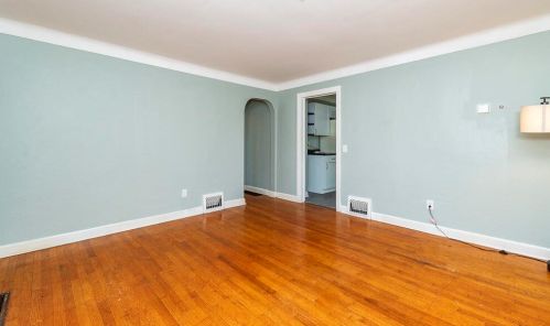 5864 Abbey St, Kalamazoo MI 49048-3527 exterior