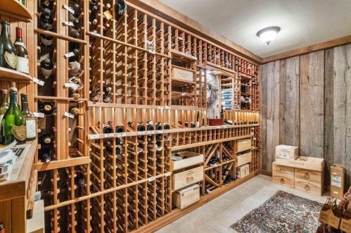 4968 Long Is Dr, Atlanta GA 30327-4904 exterior