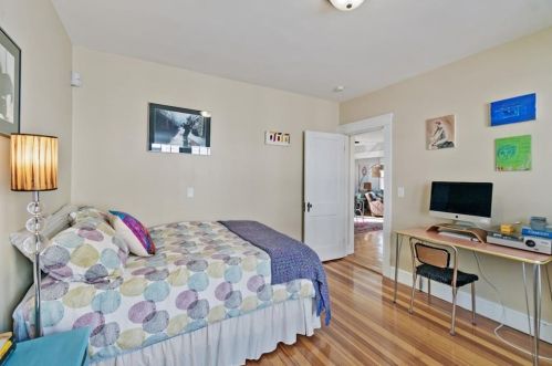 73 Gray St, Providence RI 02904-4702 exterior