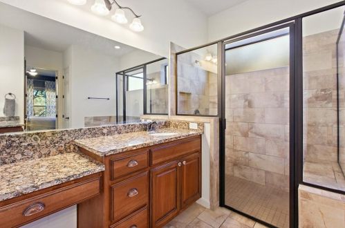 5120 Allamanda Dr, Austin TX 78739-2120 exterior