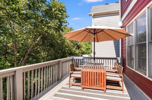 1716 Barfield Run, Atlanta GA  30318-2779 exterior