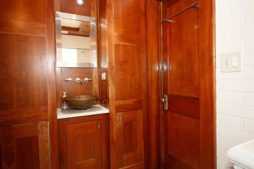 2662 Palmer St, Milwaukee WI 53212-2427 exterior