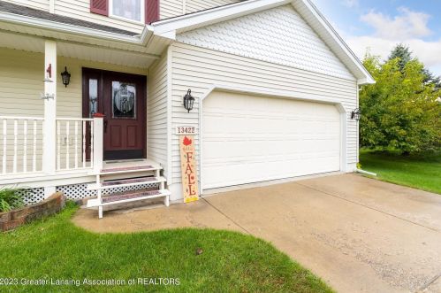 13422 Jennifer Dr, Perry, MI 48872-8113
