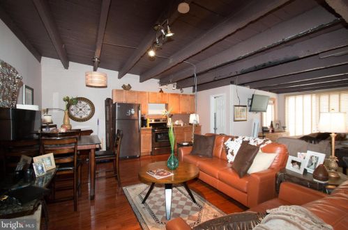 1302 Alder St, Philadelphia PA 19148-4908 exterior