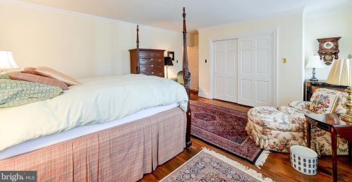 217 6 St, Washington DC 20003-1135 exterior