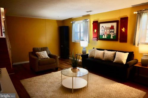 7641 Miller Fall Rd, Rockville MD 20855-1165 exterior