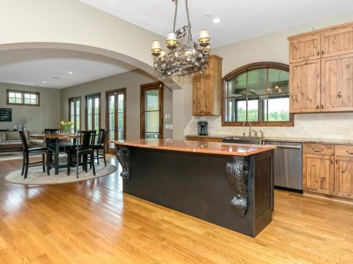 1152 Symphony Ln, Chaska, MN 55318-4590