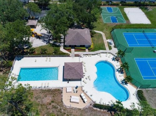 840 Mt Hood Ct, Naples FL 34104-4794 exterior