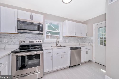 4 Hamilton Ave, Silver Spring MD  20901-3411 exterior