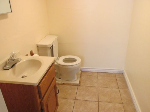 1925 Edgewood Rd, Waukegan IL 60087-1436 exterior