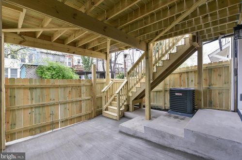 1427 Parkwood Pl, Washington DC  20010-3218 exterior