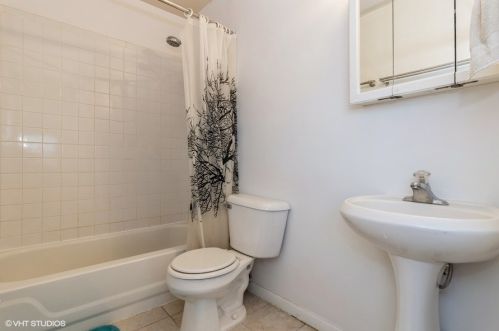 1720 Kedzie Ave, Chicago IL  60647-4968 exterior