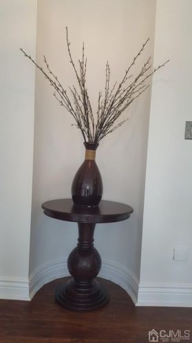 61 Princess Dr, New Brunswick NJ  08902-4104 exterior