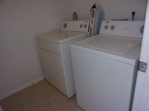 1407 Grapeland Ave, Fort Pierce FL 34952-4951 exterior