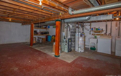 93 Aldrew Ter, Springfield MA 01119-2424 exterior