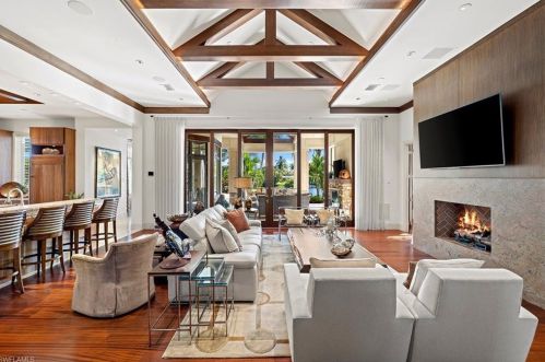 655 Bougainvillea Rd, Naples FL 34102-5545 exterior