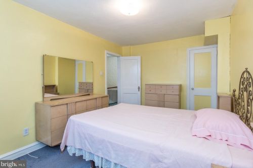 4030 Bleigh Ave, Philadelphia PA 19111-3617 exterior