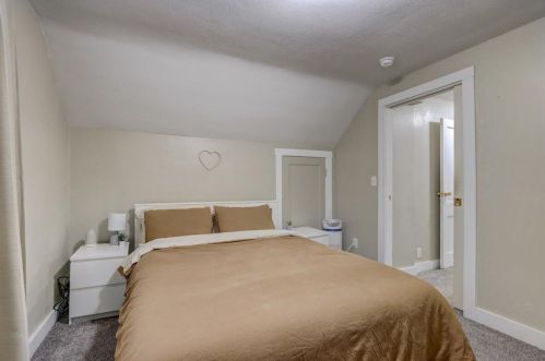 514 64, Milwaukee WI 53213-4050 exterior