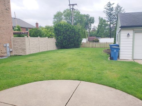 372 Fremont Ave, Elmhurst IL 60126-2253 exterior